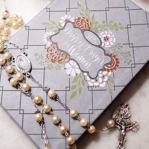 🙏🏻🕊 365 Days of Prayer for Women - Prayer Book - Ladies’ Religious Gift 🙏🏻✨